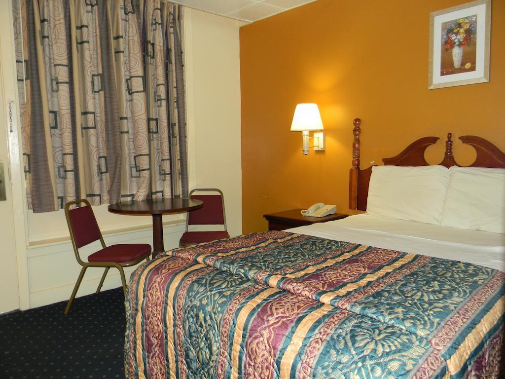 رونوك رابيدز Fairfax Motel الغرفة الصورة